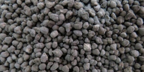 Superfosfat za jagode u proljeće i jesen